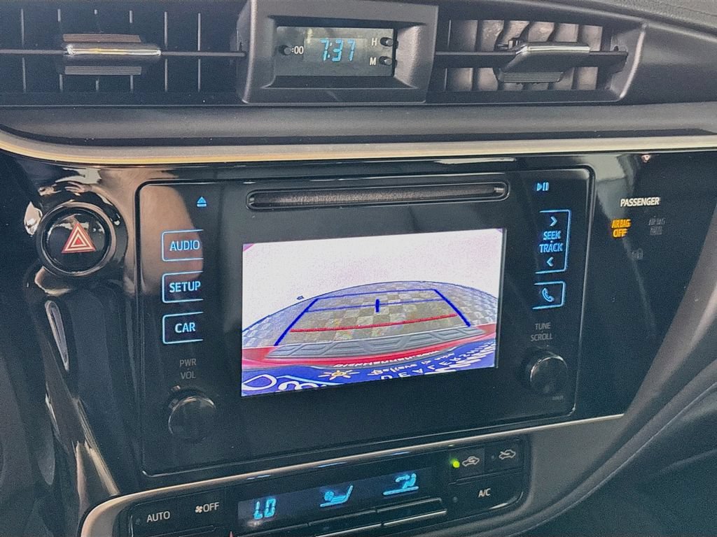 Used 2017 Toyota Corolla SE w/ Carpet Mat Package (TMS) FWD image 16