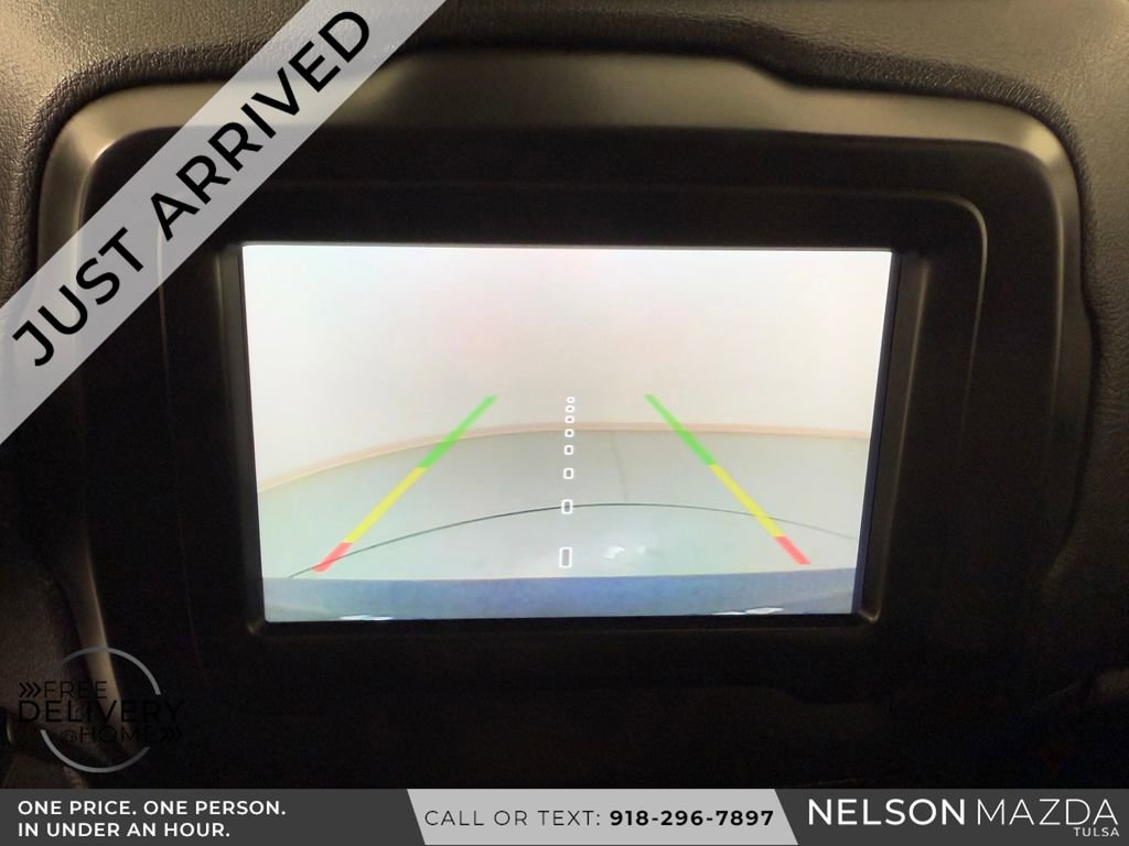 Used 2019 Jeep Renegade Latitude AWD/4WD image 29
