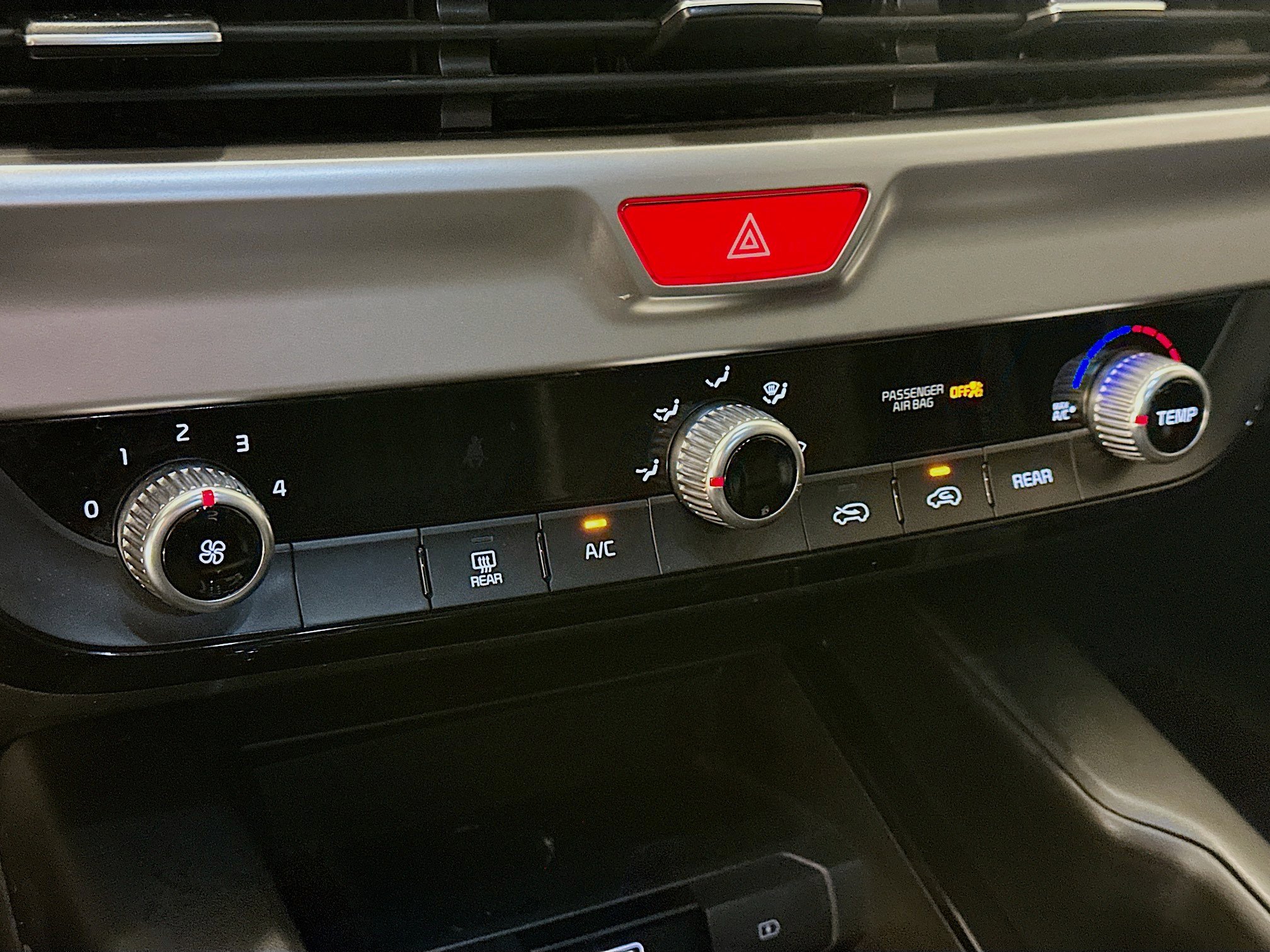 Used 2020 Kia Telluride LX image 23