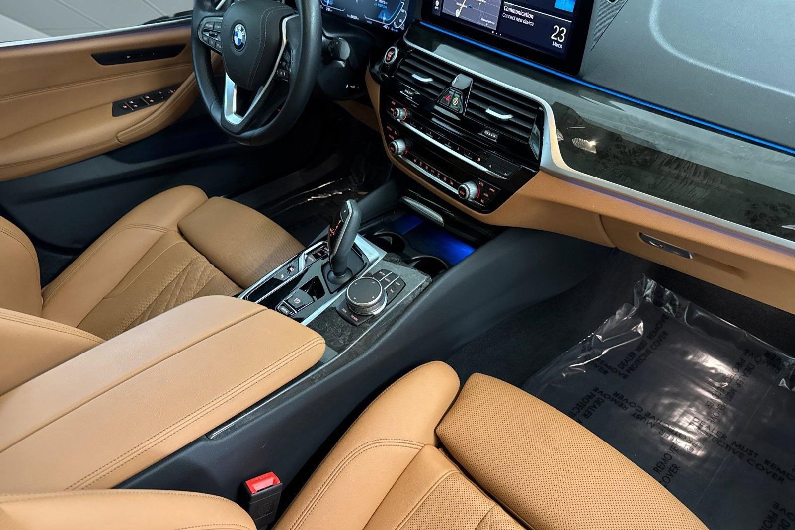 Used 2023 BMW 530e w/ Premium Package image 33