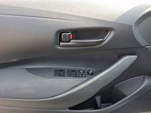 Used 2025 Toyota Corolla LE FWD image 15