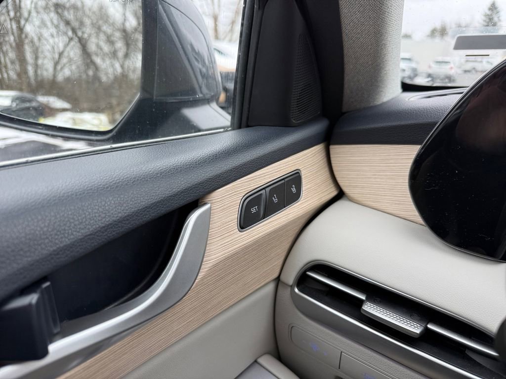 Used 2024 Hyundai Palisade Limited image 32