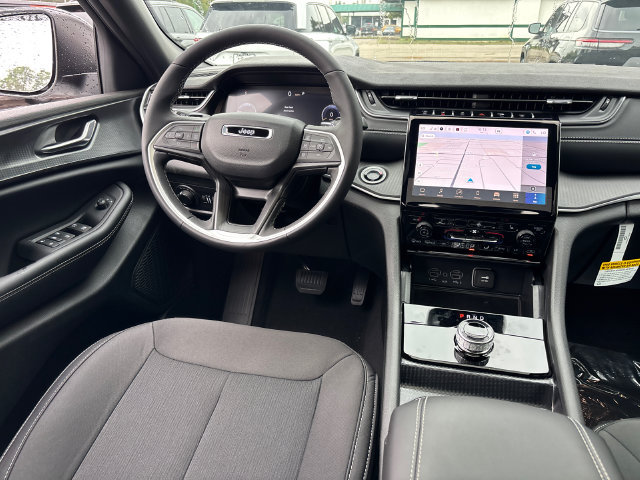 New 2027 Jeep Grand Cherokee Laredo X AWD/4WD image 13
