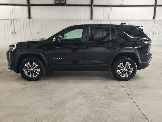 Used 2025 Chevrolet Equinox LT FWD image 2