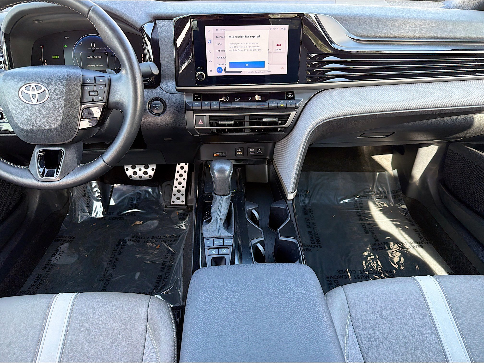 Used 2025 Toyota Camry SE image 17