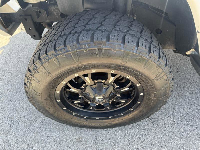 Used 2015 Jeep Wrangler Unlimited Sahara w/ Connectivity Group image 17