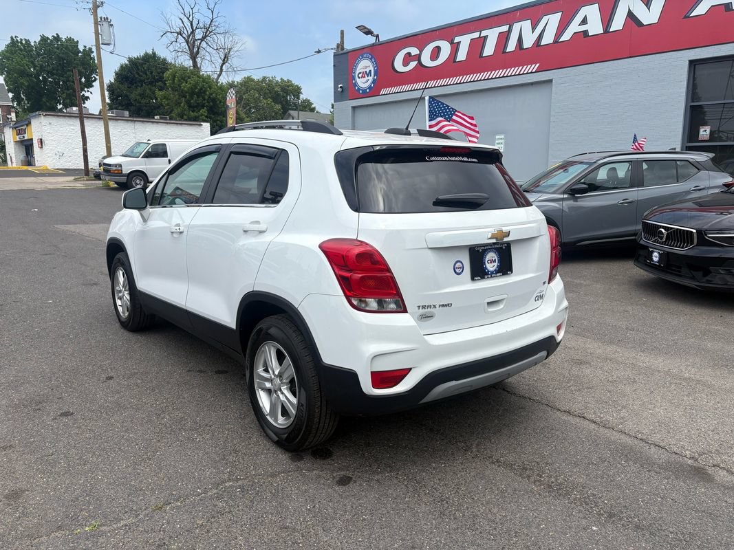 Used 2020 Chevrolet Trax LT w/ LT Convenience Package AWD/4WD image 13