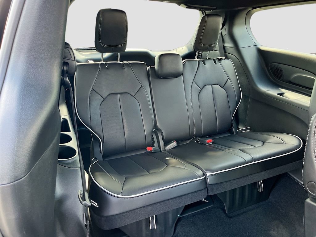 New 2026 Chrysler Pacifica Limited FWD image 24