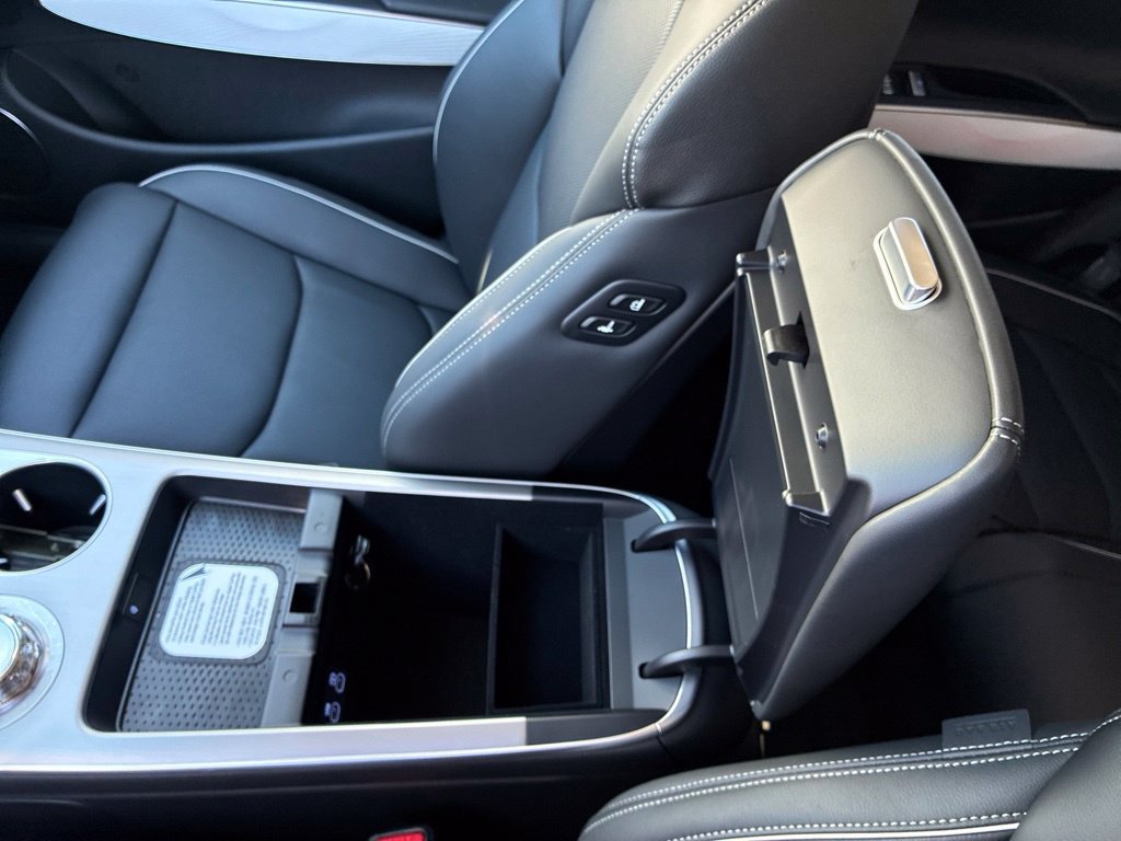 New 2027 Genesis GV70 2.5T Advanced AWD/4WD image 38