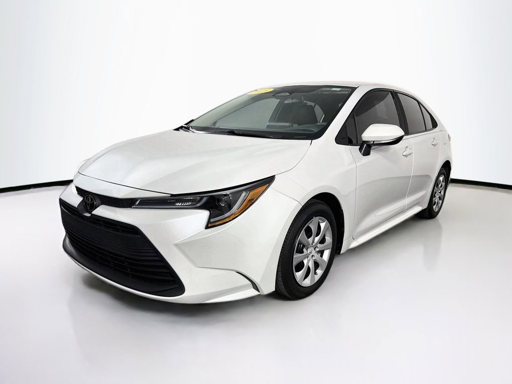 Used 2023 Toyota Corolla LE FWD image 3