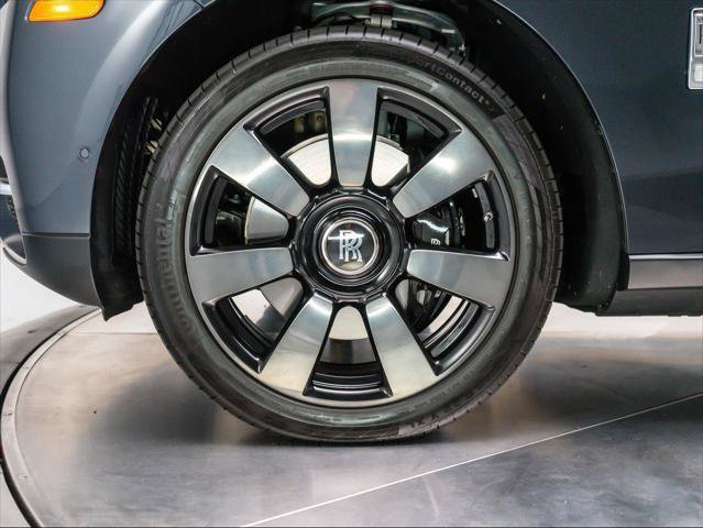 Used 2024 Rolls-Royce Cullinan AWD/4WD image 13