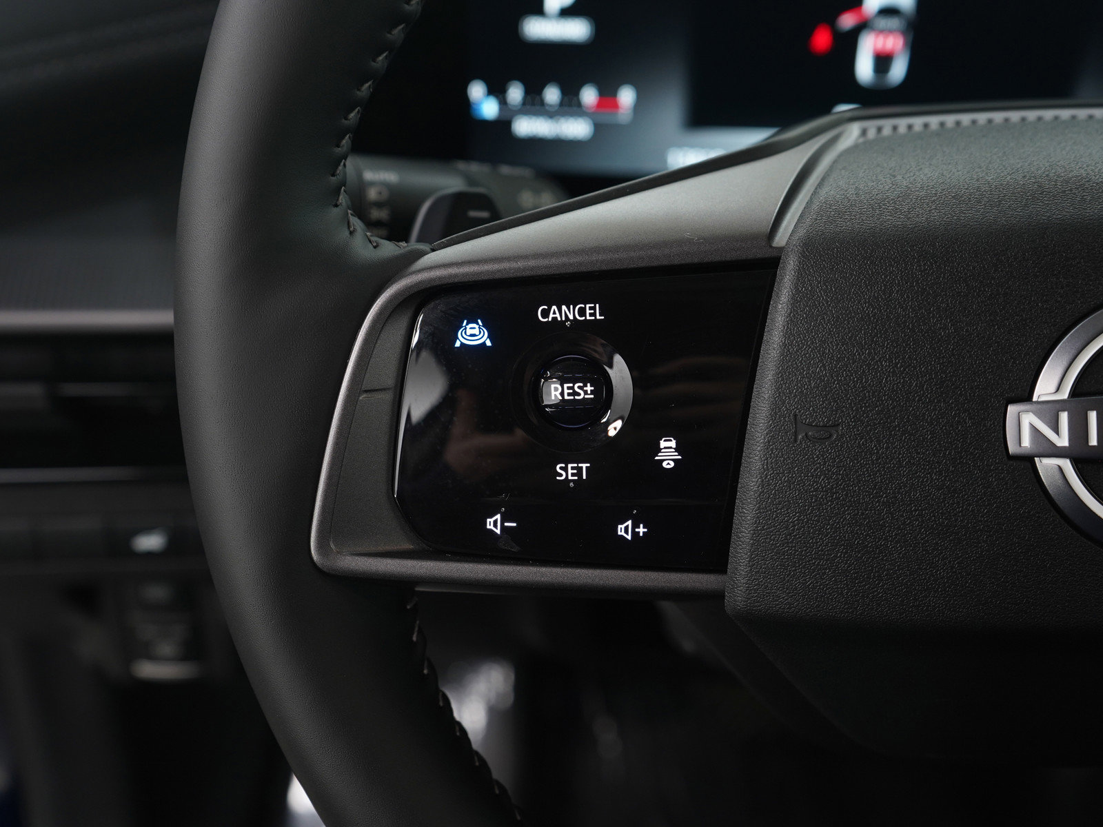 Used 2025 Nissan Murano SV image 18