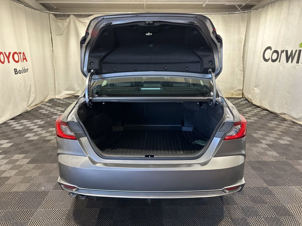 Used 2025 Toyota Camry XSE image 17