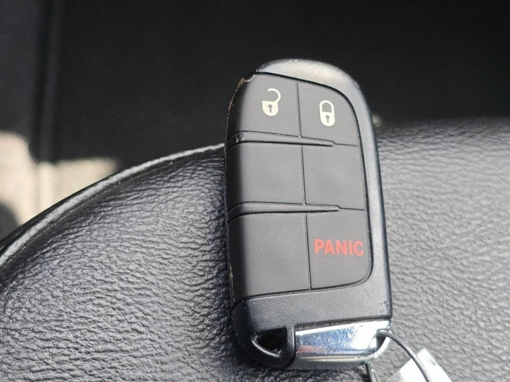 Used 2024 Jeep Compass Latitude AWD/4WD image 34