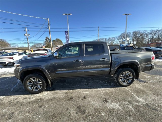Used 2019 Toyota Tacoma Limited image 6