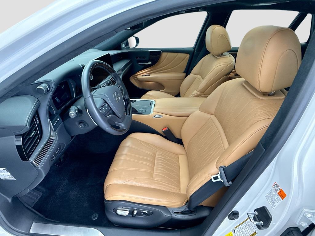 Used 2023 Lexus LS 500 w/ Luxury Package RWD image 18