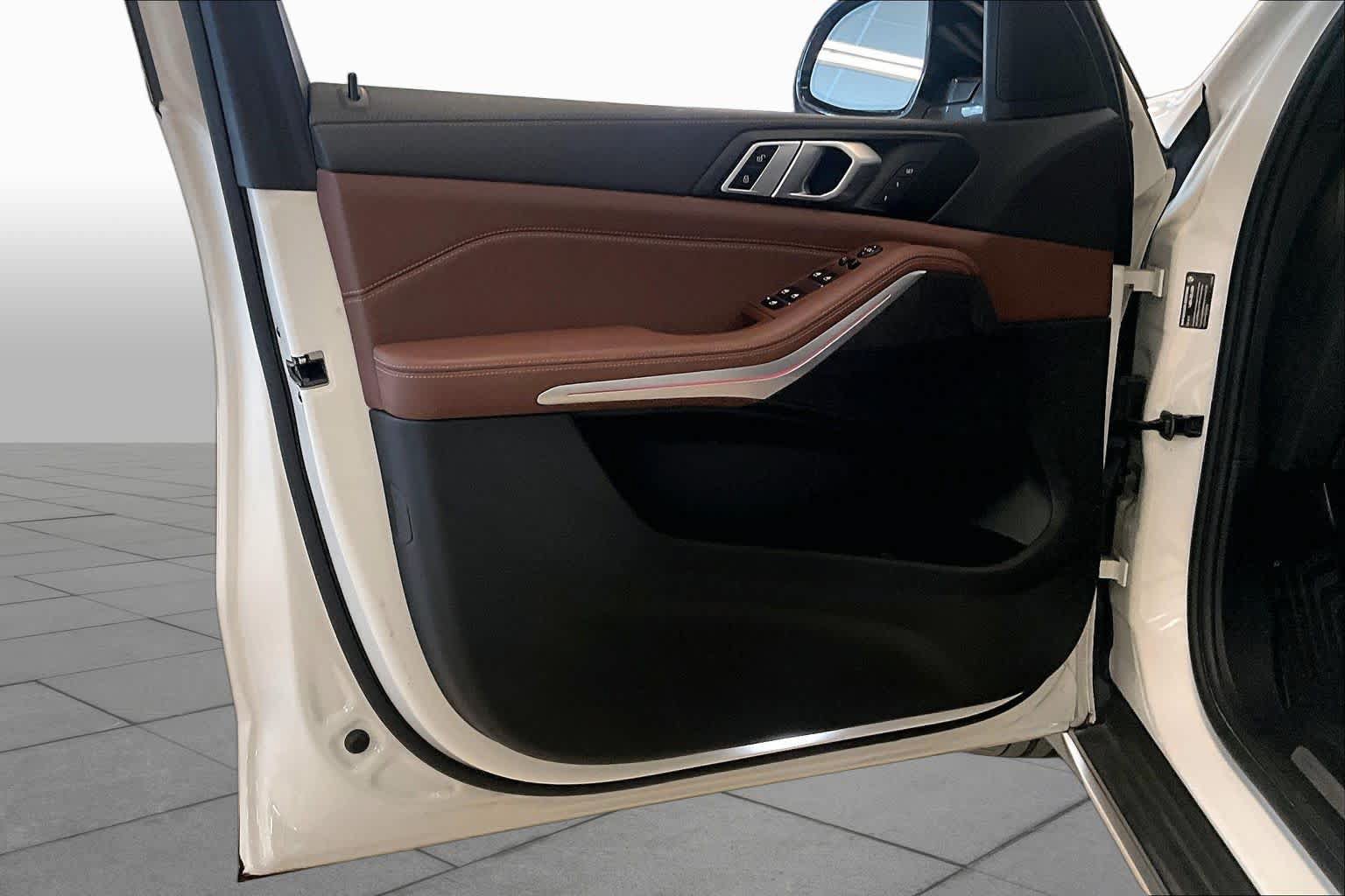 Used 2023 BMW X5 sDrive40i w/ Climate Comfort Package RWD image 21