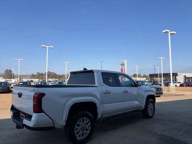 Used 2025 Toyota Tacoma SR5 image 4
