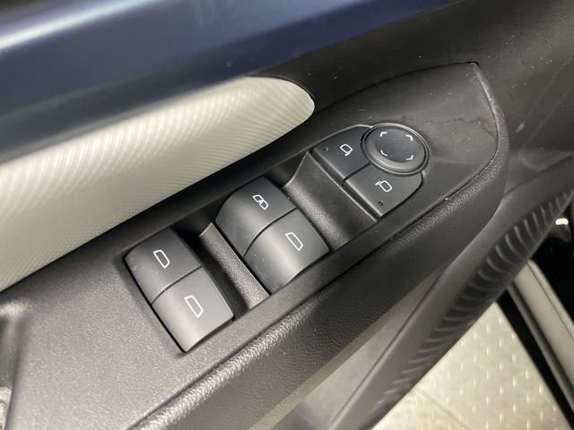 Used 2025 Chevrolet Equinox EV LT image 13