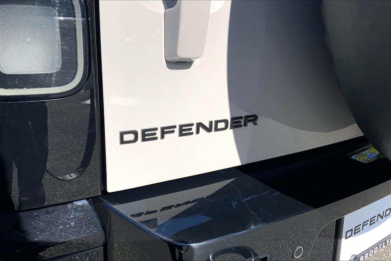 Certified 2026 Land Rover Defender 110 X-Dynamic SE AWD/4WD image 9