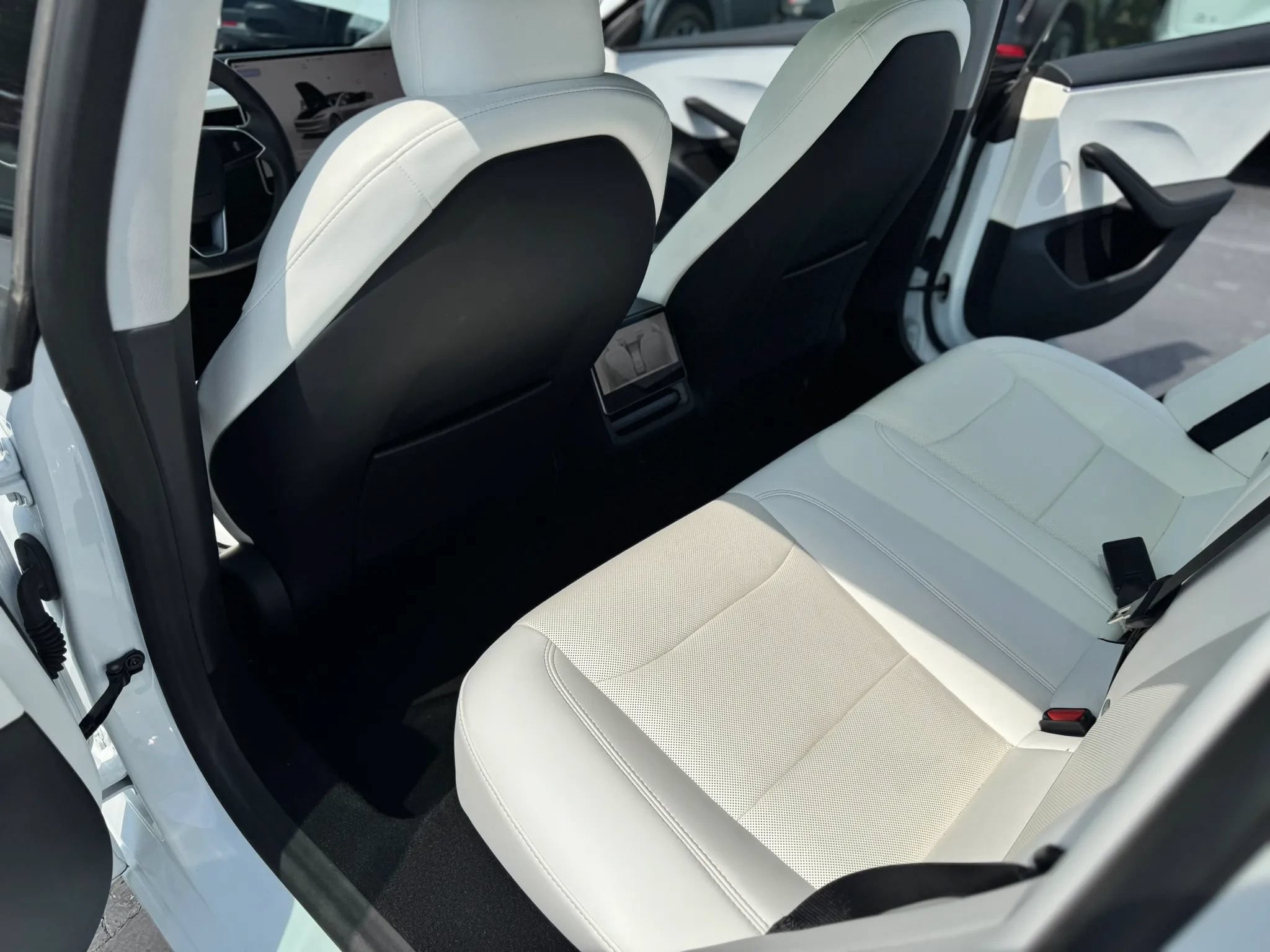 Used 2025 Tesla Model 3 Long Range AWD/4WD image 18
