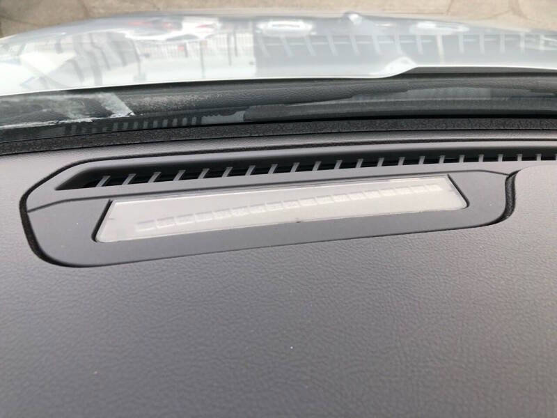 Used 2010 Ford Taurus SHO image 32