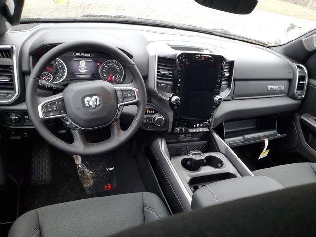 New 2026 RAM 1500 4x4 Crew Cab image 5