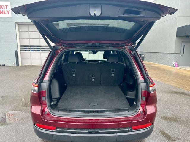Certified 2024 Jeep Grand Cherokee Altitude image 25