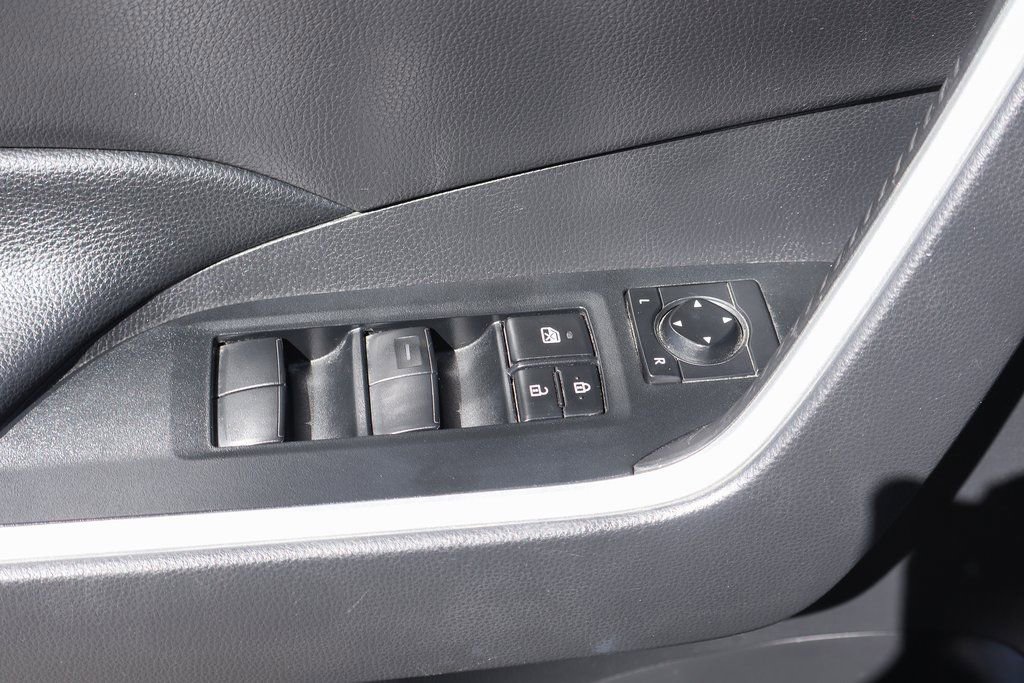 Used 2021 Toyota RAV4 XLE image 15