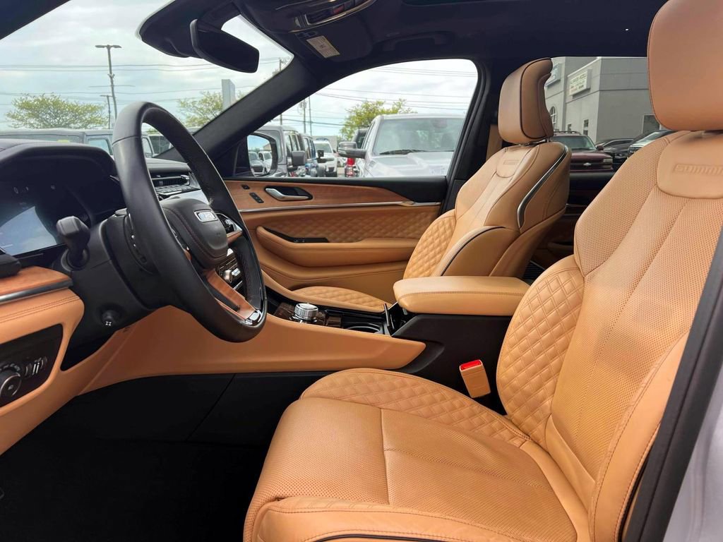 Certified 2025 Jeep Grand Cherokee L Summit AWD/4WD image 18