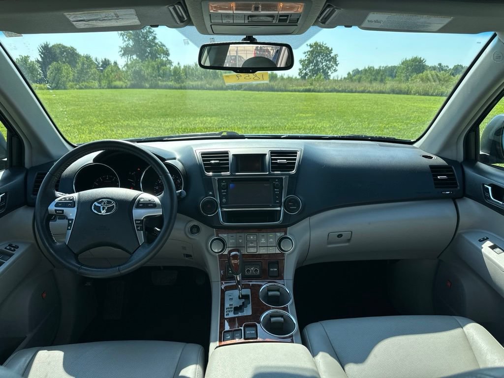 Used 2013 Toyota Highlander Limited AWD/4WD image 20