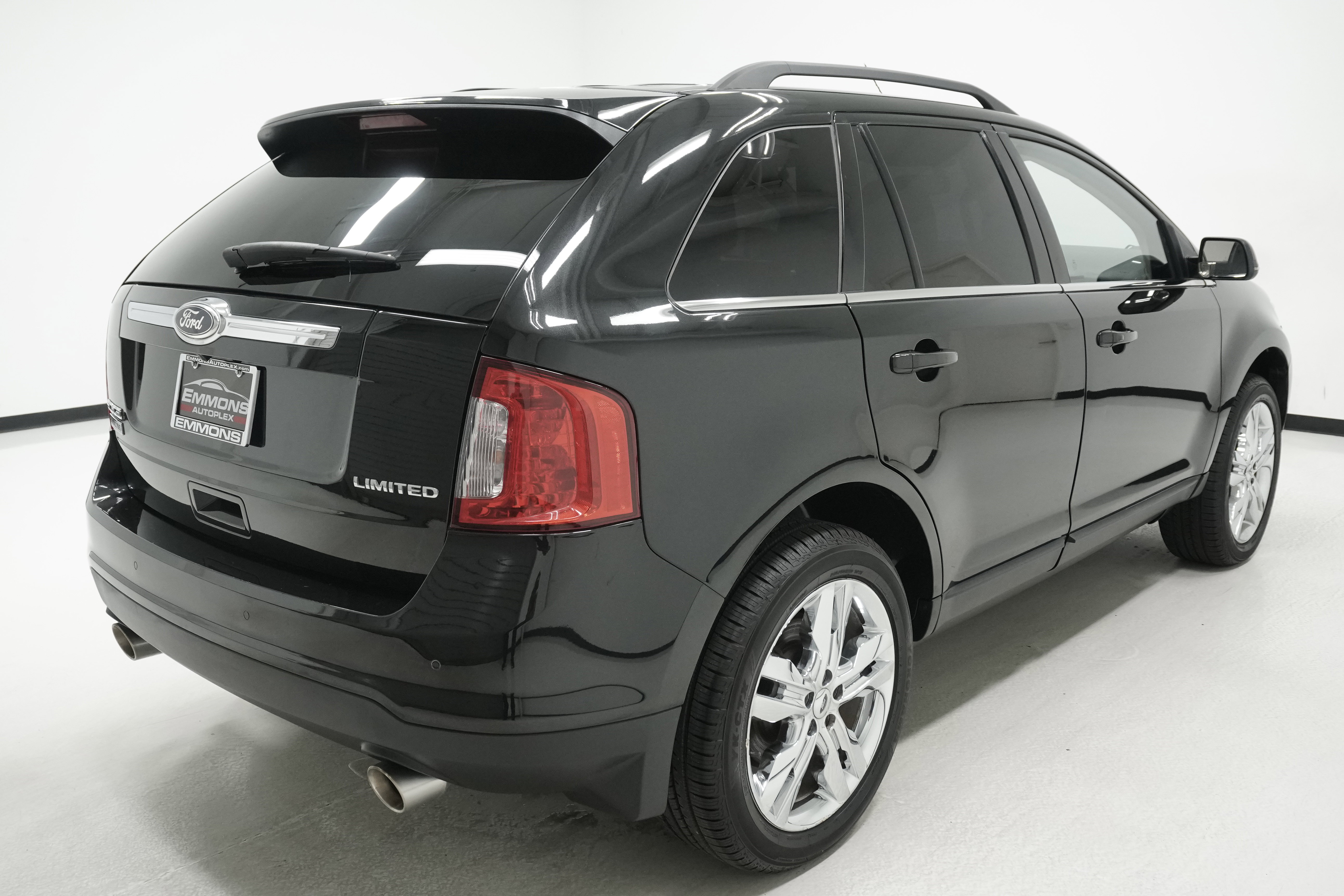 Used 2013 Ford Edge Limited w/ Driver Entry Pkg FWD image 4