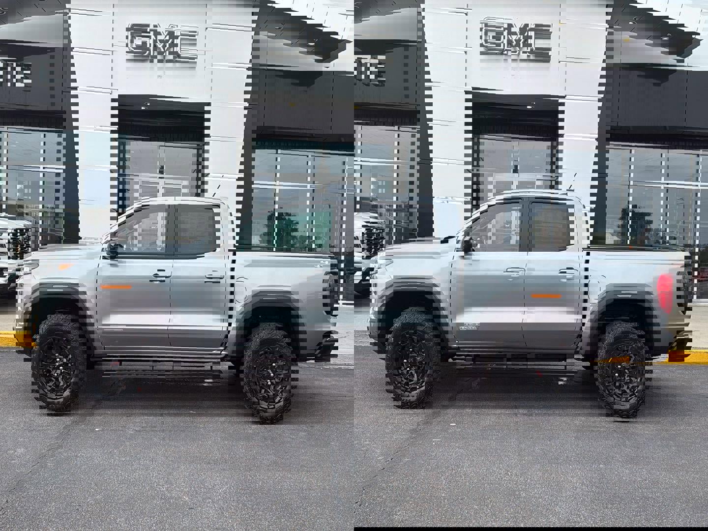 New 2026 GMC Canyon Elevation w/ Convenience Package image 1