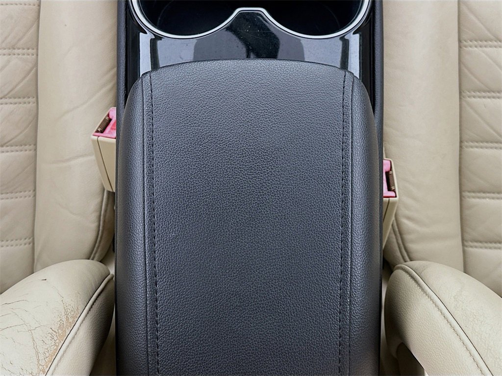 Used 2015 Ford Fusion SE w/ Equipment Group 202A image 16