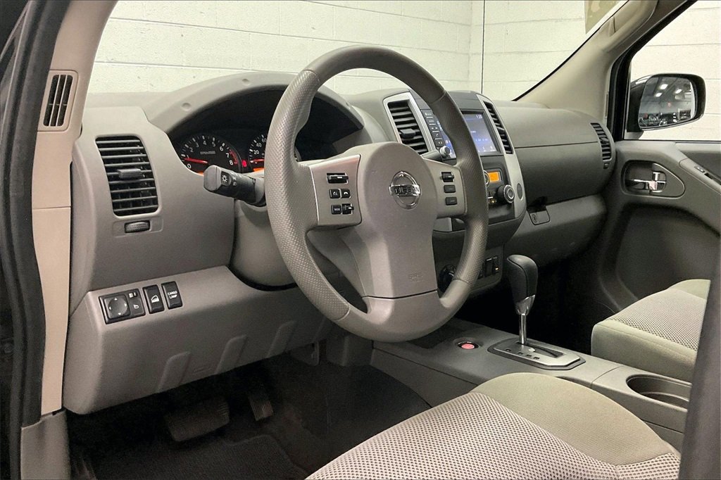 Certified 2020 Nissan Frontier SV w/ Midnight Edition Floor Mats image 13