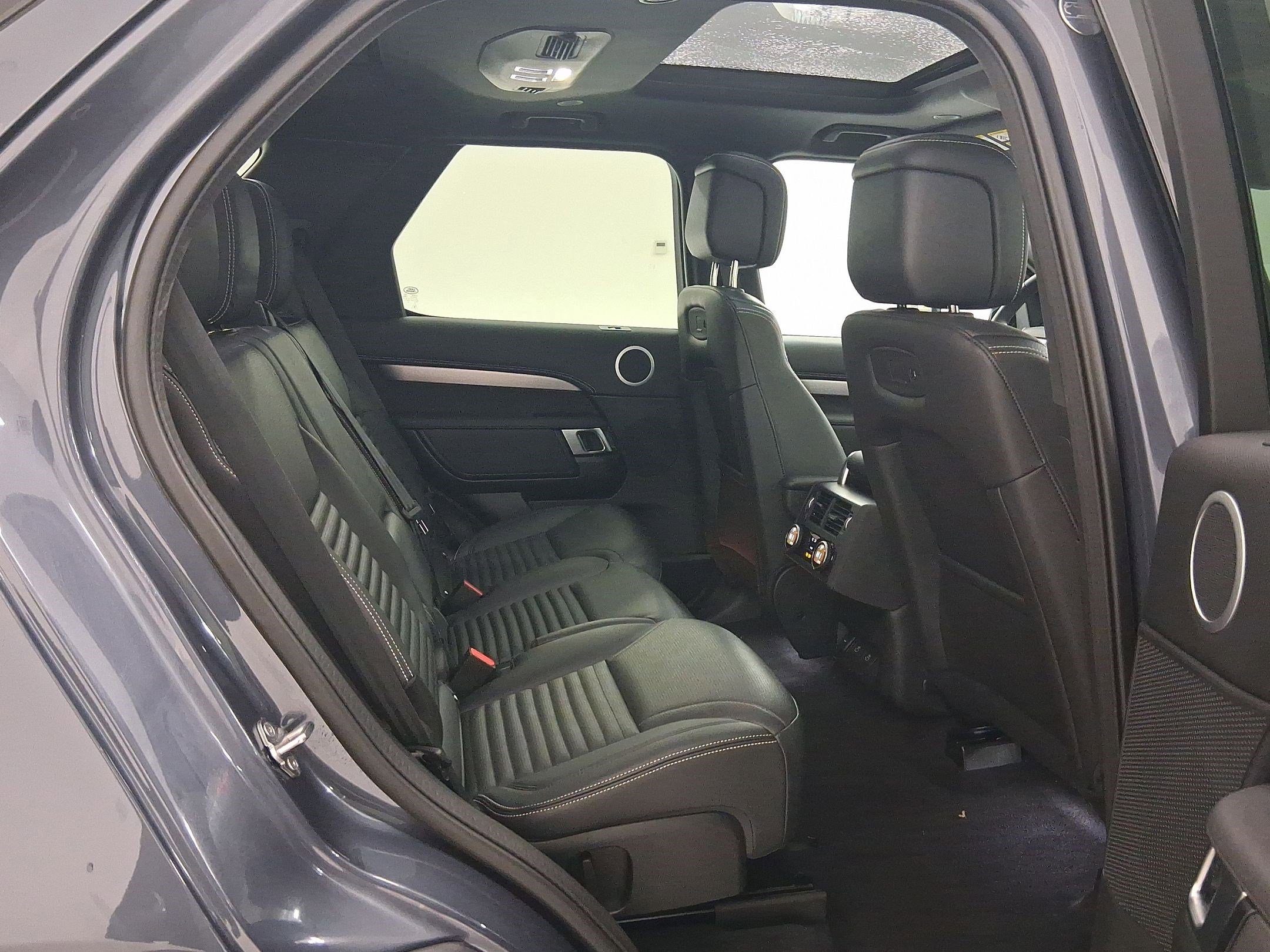 Certified 2025 Land Rover Discovery Dynamic SE AWD/4WD image 33