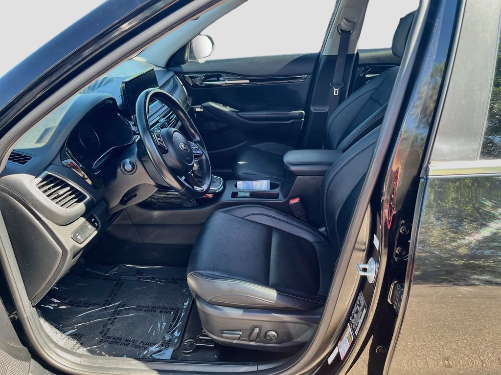 Used 2021 Kia Seltos SX w/ SX Sunroof Package AWD/4WD image 22
