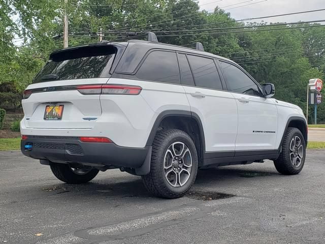 Used 2022 Jeep Grand Cherokee Trailhawk AWD/4WD image 3