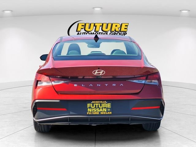 Used 2024 Hyundai Elantra SEL image 8