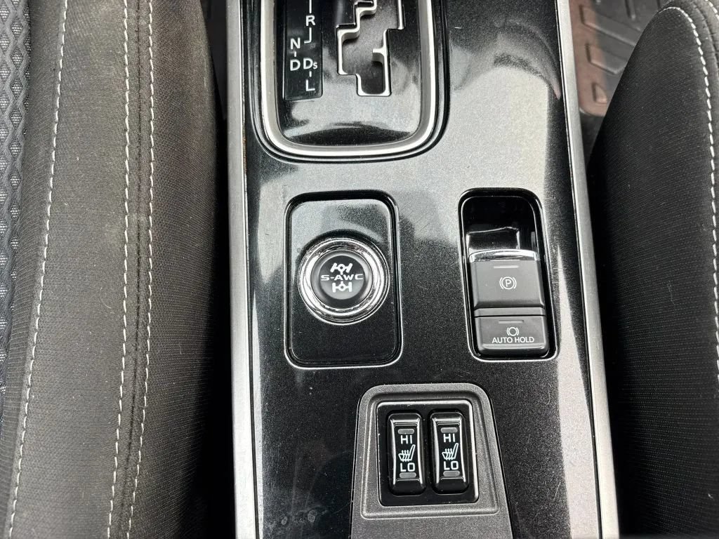 Used 2018 Mitsubishi Outlander SEL AWD/4WD image 23