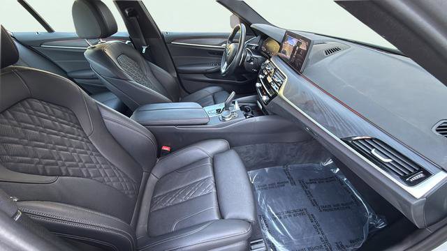 Used 2022 BMW 530i w/ Convenience Package RWD image 22