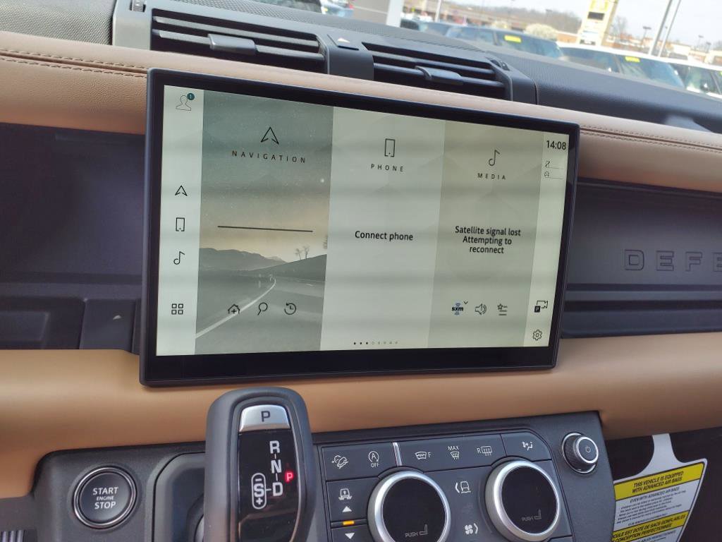 Used 2025 Land Rover Defender 110 S image 21