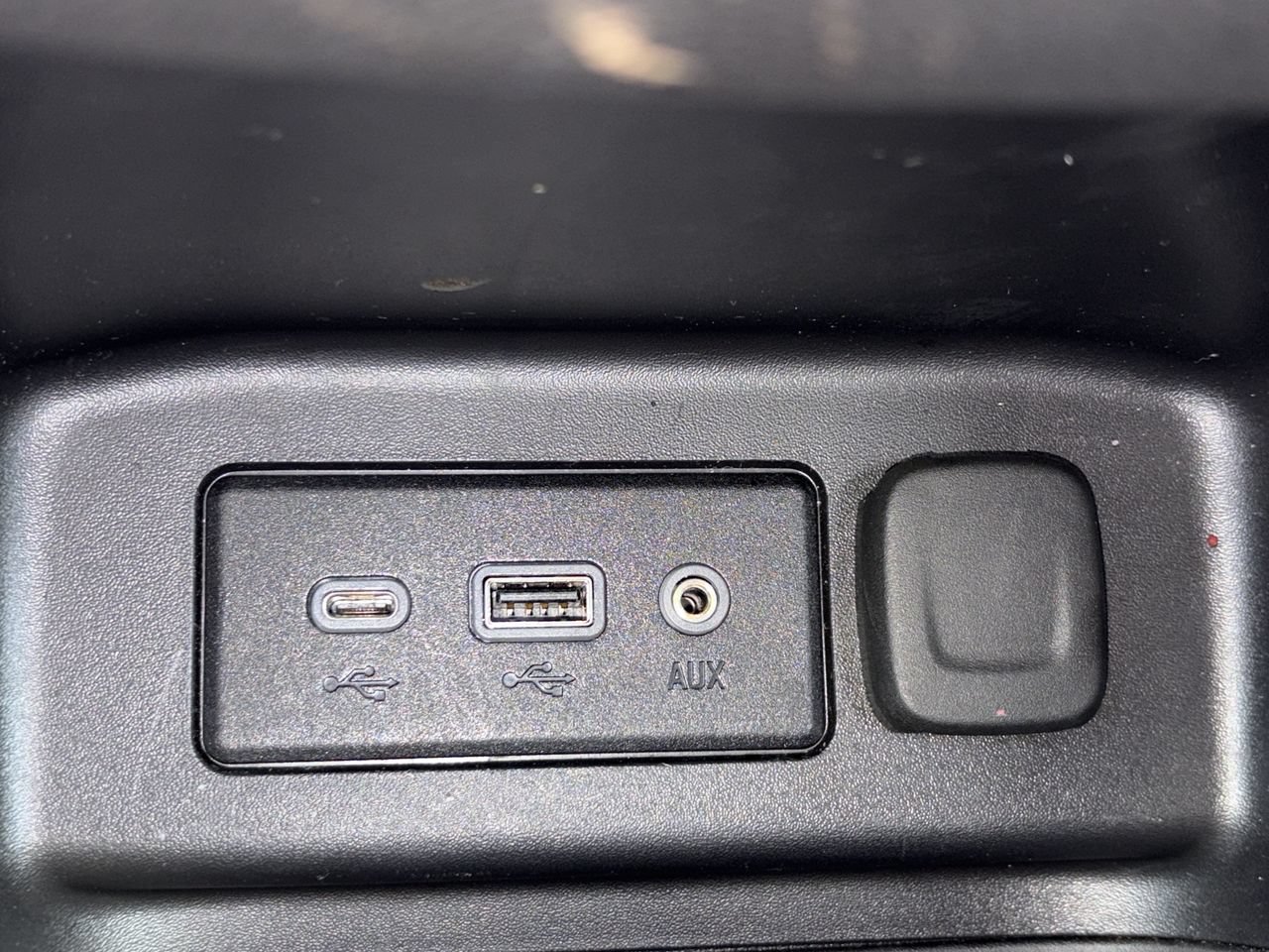 Used 2024 Chevrolet Equinox LT AWD/4WD image 6