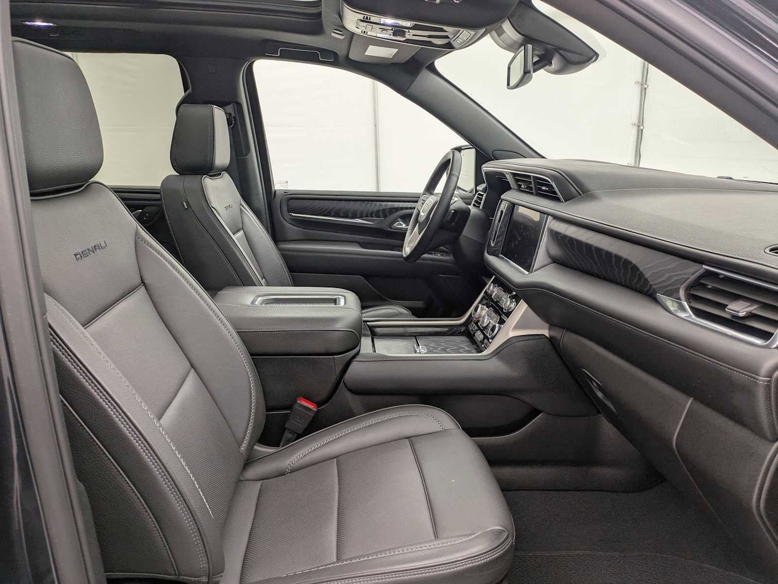 Used 2024 GMC Yukon Denali w/ Max Trailering Package image 24
