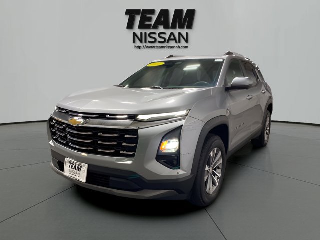 Used 2025 Chevrolet Equinox LT w/ Convenience Package II AWD/4WD image 3