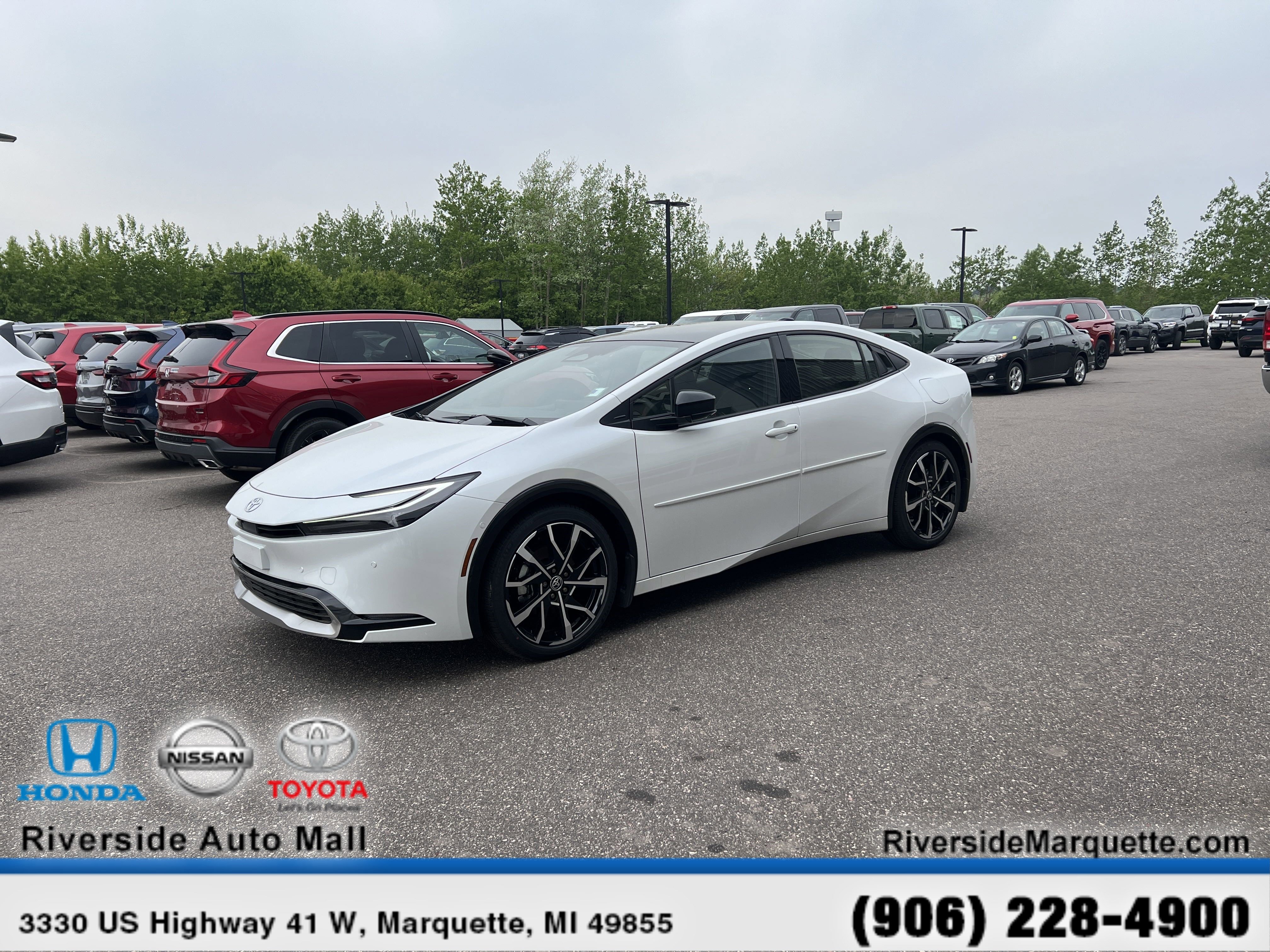 Used 2024 Toyota Prius Prime Premium w/ Advanced Technology Package FWD image 3