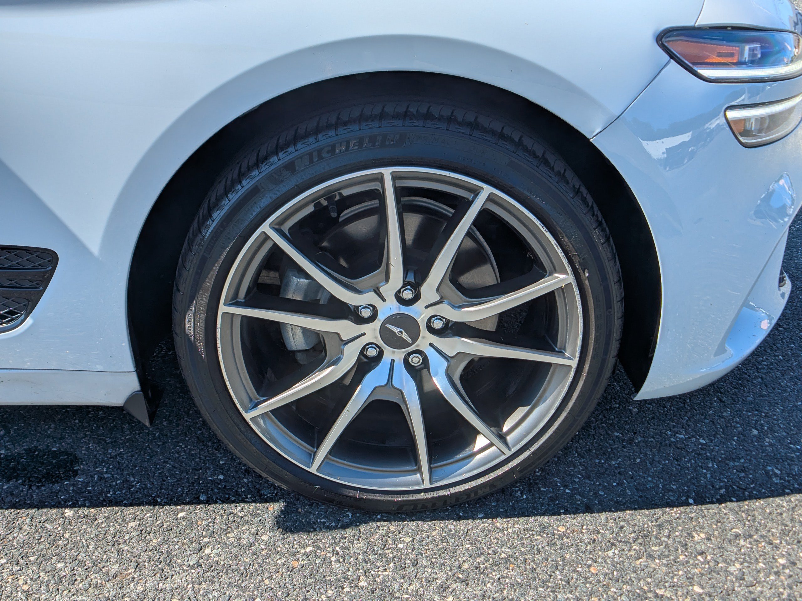 Used 2023 Genesis G70 2.0T AWD/4WD image 11