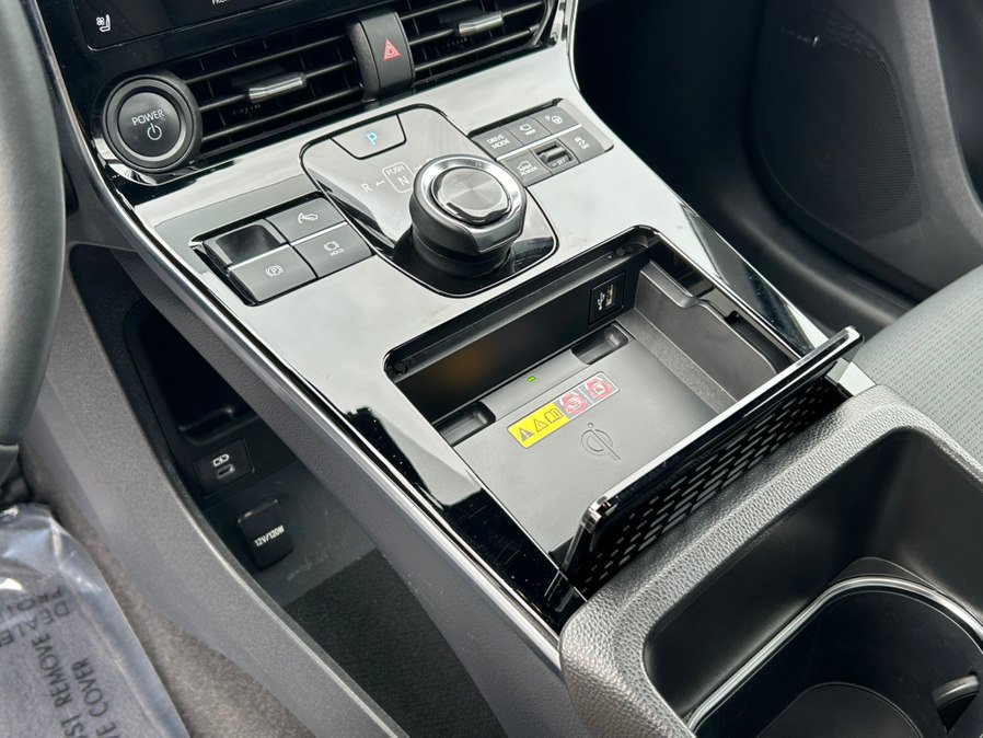 Used 2023 Subaru Solterra AWD image 28