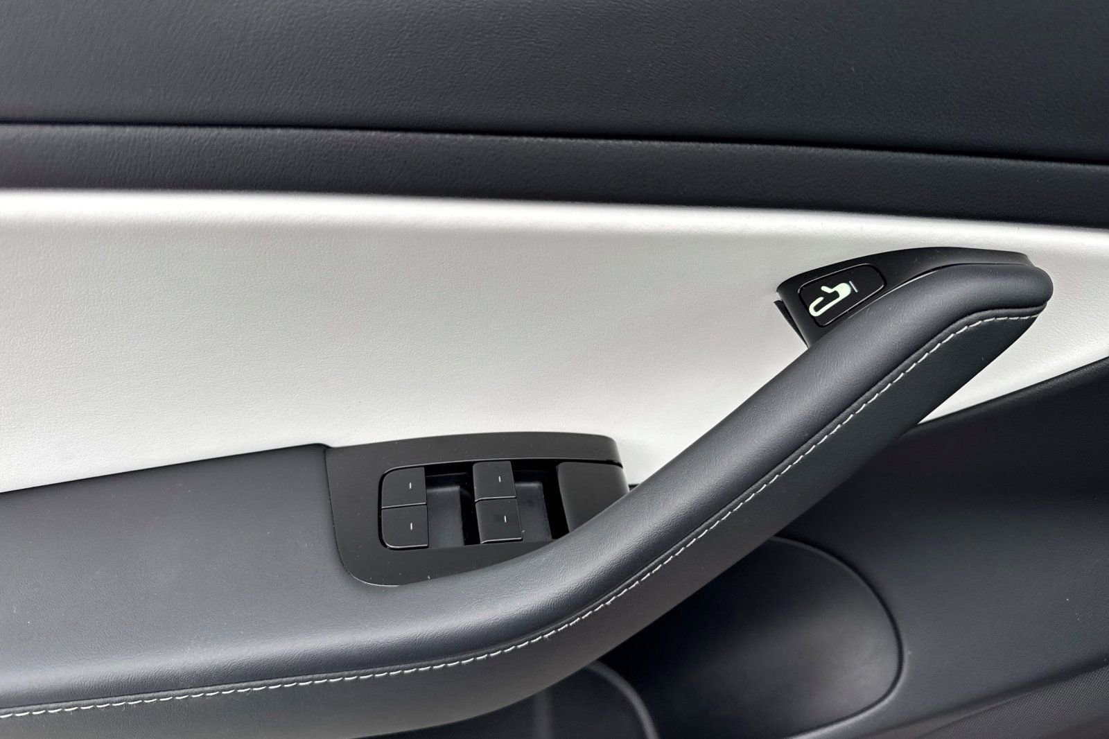 Used 2018 Tesla Model 3 Long Range image 11