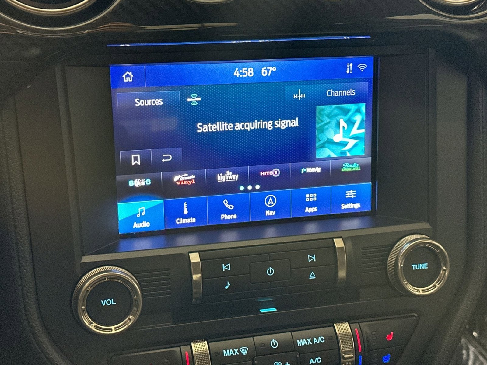 Used 2022 Ford Mustang Shelby GT500 w/ Technology Package image 24